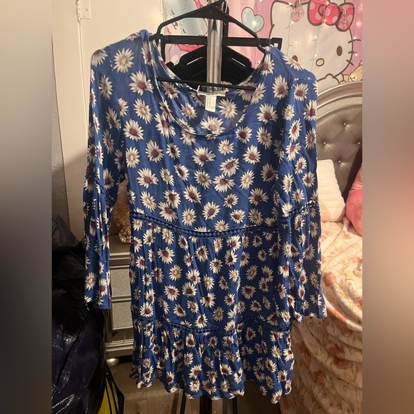 Forever 21 Dresses & Skirts - Forever 21 Blue Daisy Print Tiered Dress Size Medium